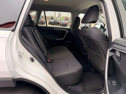 Used 2022 Toyota RAV4 LE w/ Carpet Mat Package (TMS) image 24