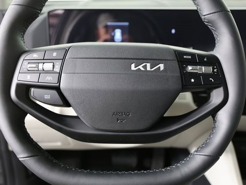 Certified 2026 Kia Sportage EX w/ EX Panorama Roof Package image 13