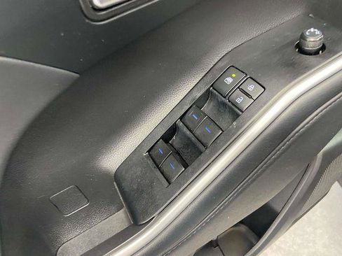 Certified 2022 Toyota Highlander XLE image 19