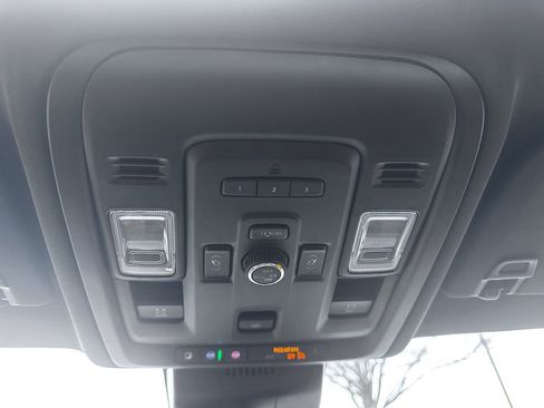 Used 2024 GMC Yukon AT4 image 27