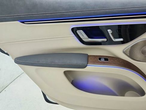 Used 2023 Mercedes-Benz EQS 450+ SUV image 31