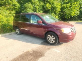 Used 2009 Chrysler Town & Country Touring FWD video 1