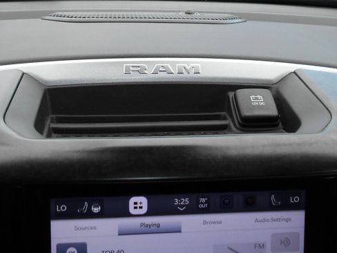 Used 2022 RAM 1500 Big Horn AWD/4WD image 25