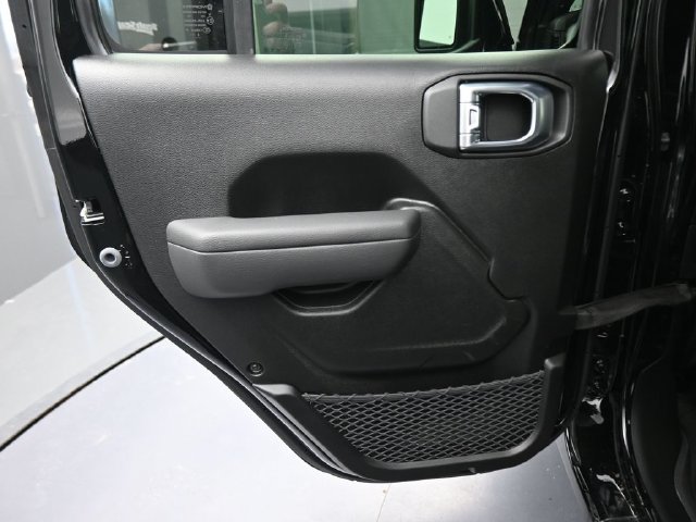 New 2026 Jeep Gladiator Sport AWD/4WD image 23