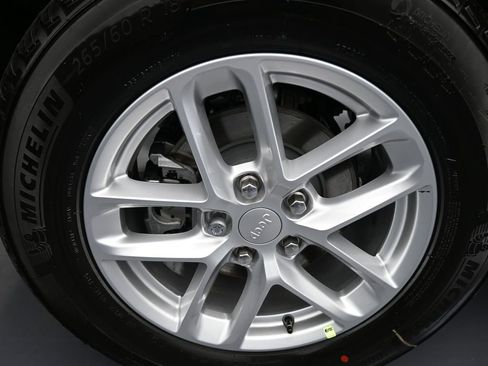 New 2025 Jeep Grand Cherokee Laredo RWD image 40