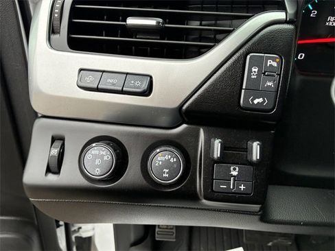 Used 2020 Chevrolet Suburban Premier image 25