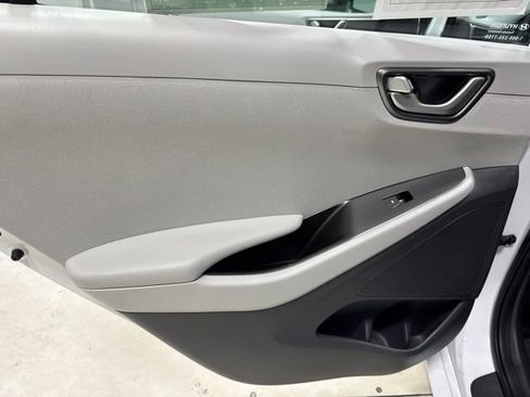 Used 2020 Hyundai Ioniq Blue FWD image 14