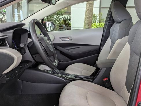 Used 2021 Toyota Corolla LE image 17