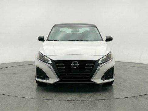 Used 2025 Nissan Altima 2.5 SV image 2