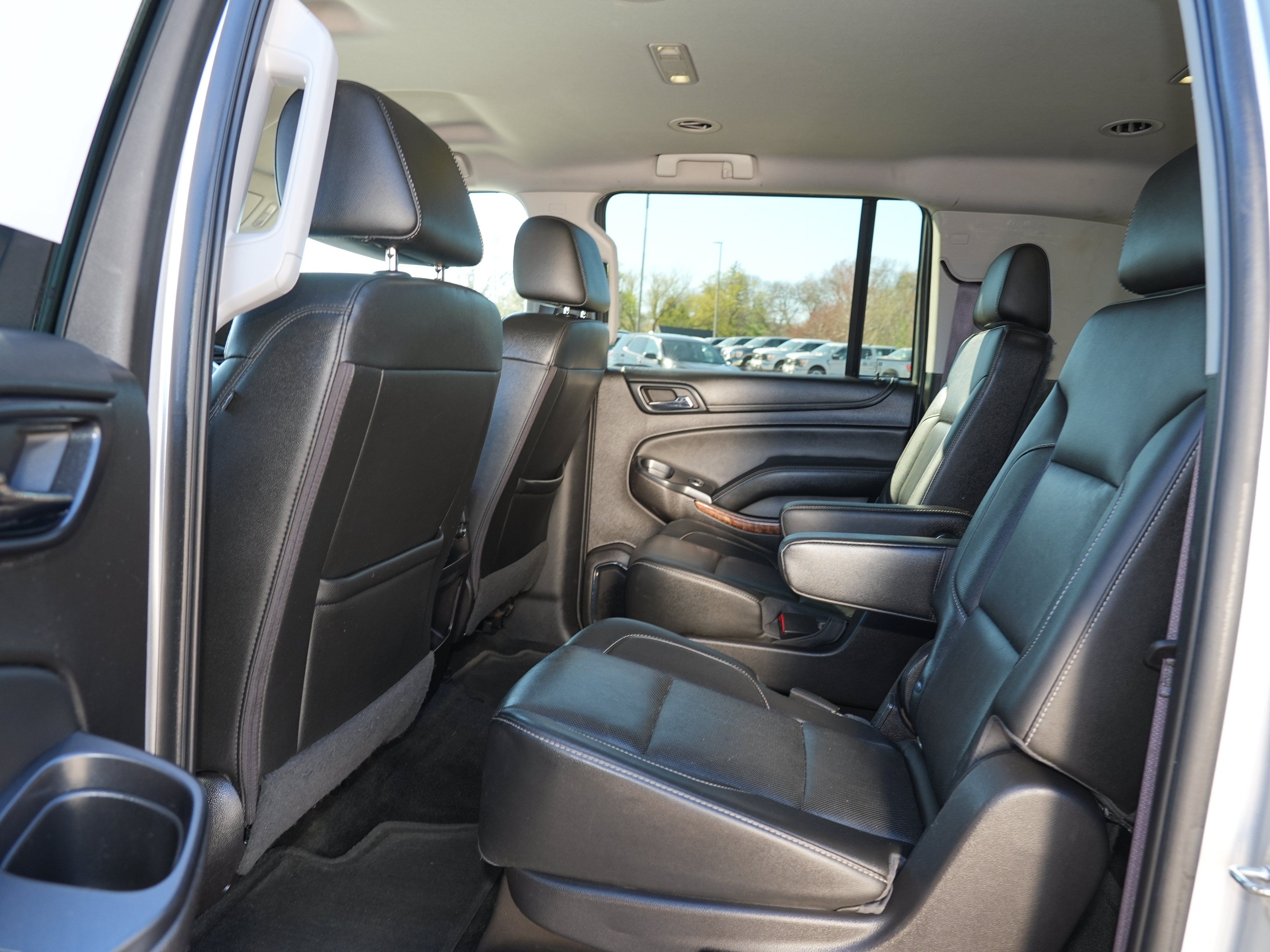 Used 2017 Chevrolet Suburban Premier AWD/4WD image 19