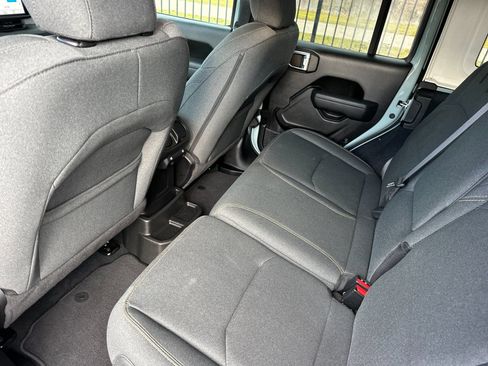 Used 2024 Jeep Wrangler Unlimited w/ Convenience Group image 11