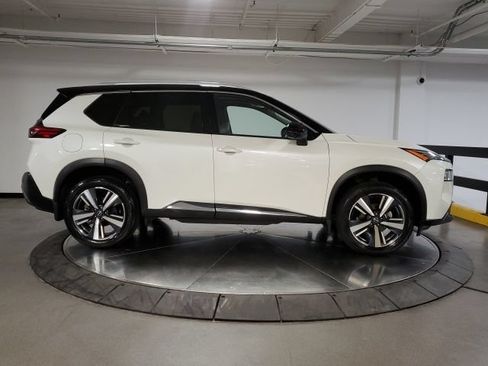 Used 2023 Nissan Rogue SL AWD/4WD image 9