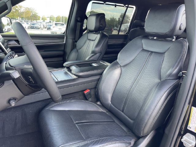 Used 2023 Jeep Wagoneer Series III w/ Premium Group I AWD/4WD image 14