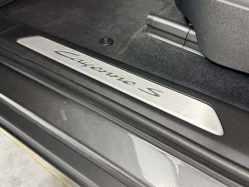 Certified 2024 Porsche Cayenne S AWD/4WD image 15