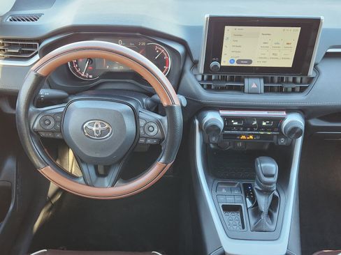 Used 2024 Toyota RAV4 LE image 31