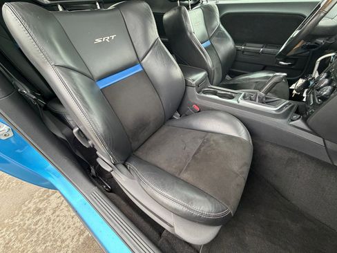 Used 2009 Dodge Challenger SRT8 w/ Spring Special Group RWD image 21