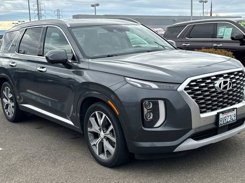 Used 2021 Hyundai Palisade Limited image 2