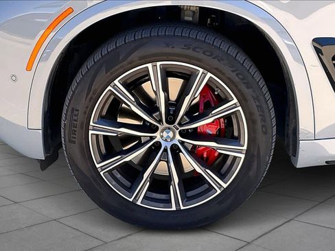 Used 2025 BMW X5 xDrive40i w/ M Sport Package image 11