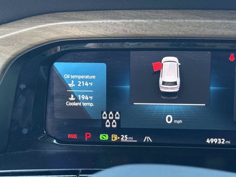 Used 2025 Volkswagen Atlas SE AWD/4WD image 25