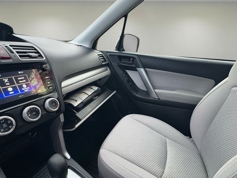 Used 2016 Subaru Forester 2.5i Premium image 16