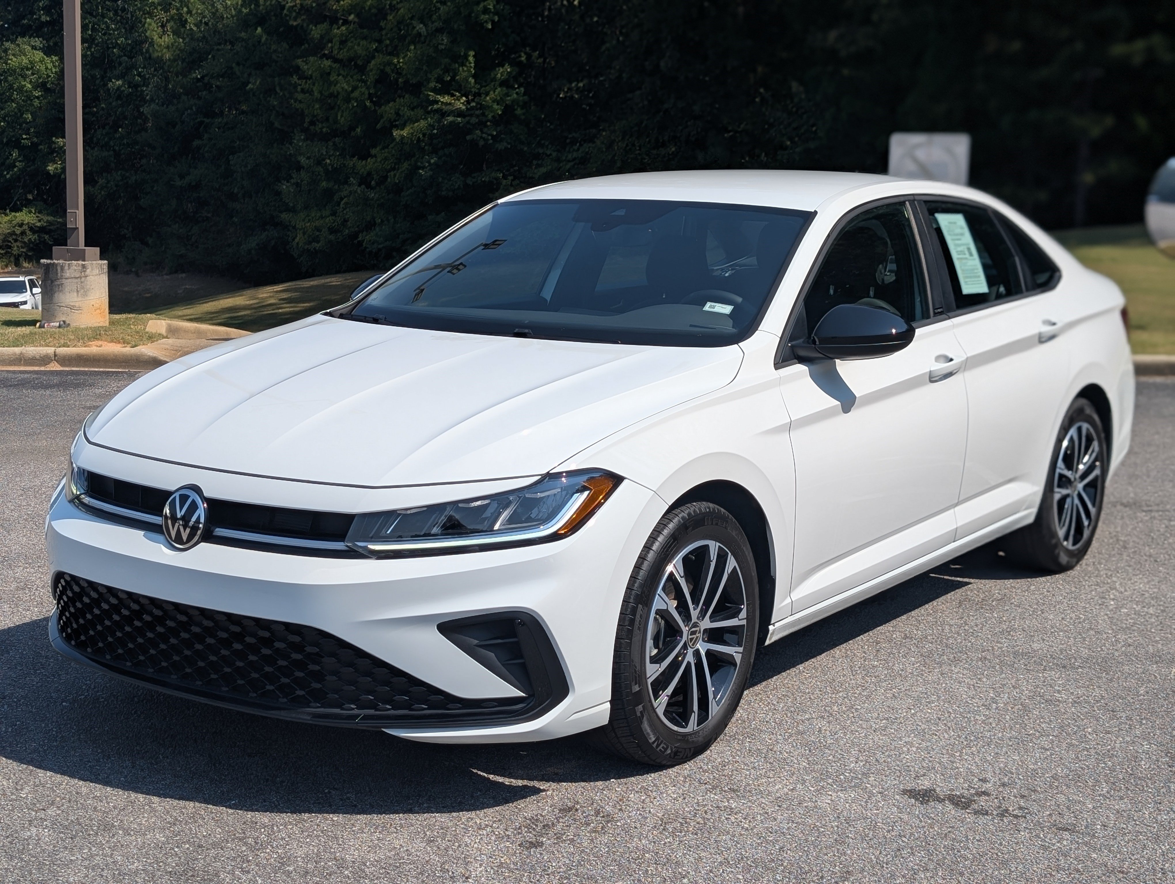 Used 2025 Volkswagen Jetta Sport FWD image 5
