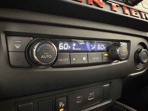 Used 2025 Nissan Frontier PRO-4X AWD/4WD image 34