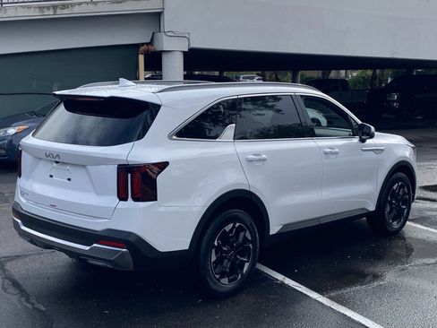 New 2026 Kia Sorento S w/ S Panoramic Sunroof Package image 4
