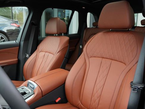New 2026 BMW X5 xDrive40i w/ Executive Package AWD/4WD image 2