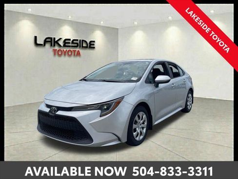 Certified 2022 Toyota Corolla LE FWD image 1