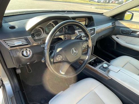 Used 2011 Mercedes-Benz E 350 4MATIC Sedan image 24