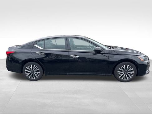 Used 2023 Nissan Altima 2.5 SV image 6