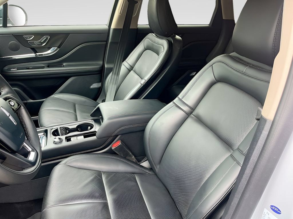 Used 2025 Lincoln Corsair Reserve FWD image 21