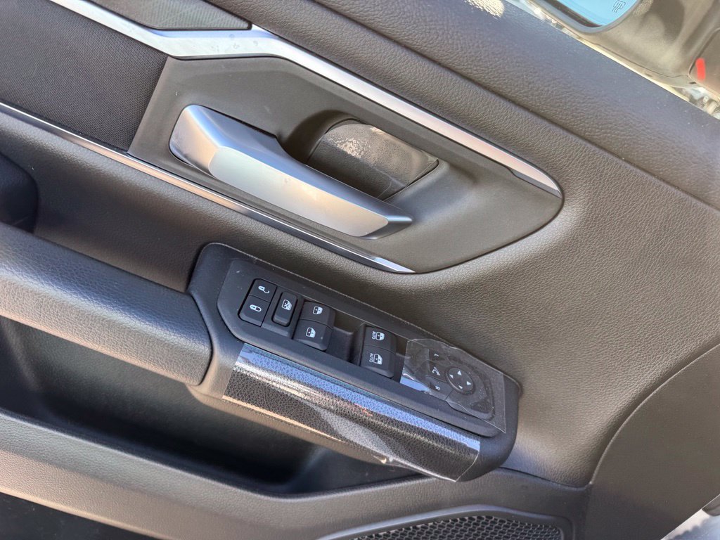 Used 2025 RAM 1500 Big Horn AWD/4WD image 6