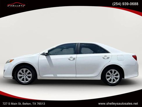 Used 2014 Toyota Camry FWD image 1