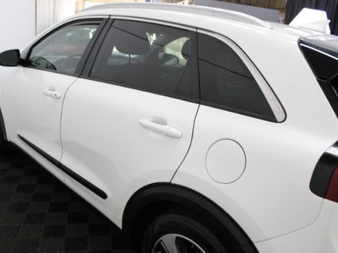 Used 2018 Kia Niro LX FWD image 6