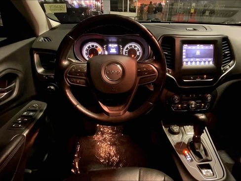 Used 2020 Jeep Cherokee Latitude Lux w/ Comfort/Convenience Group image 5