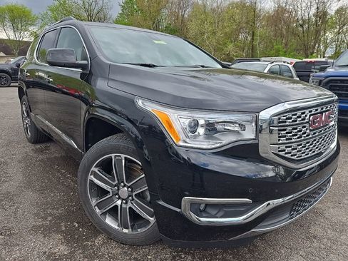 Used 2019 GMC Acadia Denali w/ Technology Package AWD/4WD image 3