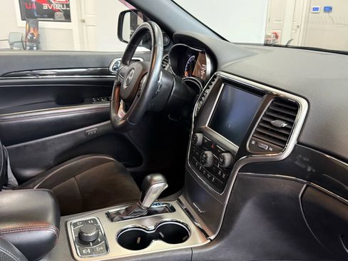 Used 2017 Jeep Grand Cherokee Trailhawk image 23