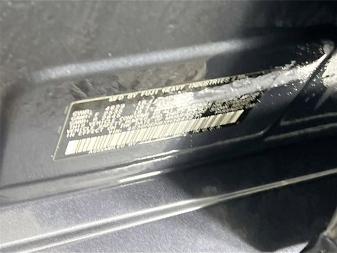 Used 2017 Subaru Legacy 3.6R Limited image 29