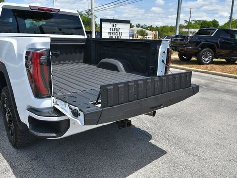 Used 2024 GMC Sierra 2500 AT4 image 16