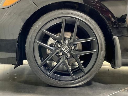 Used 2025 Honda Civic Sport image 9