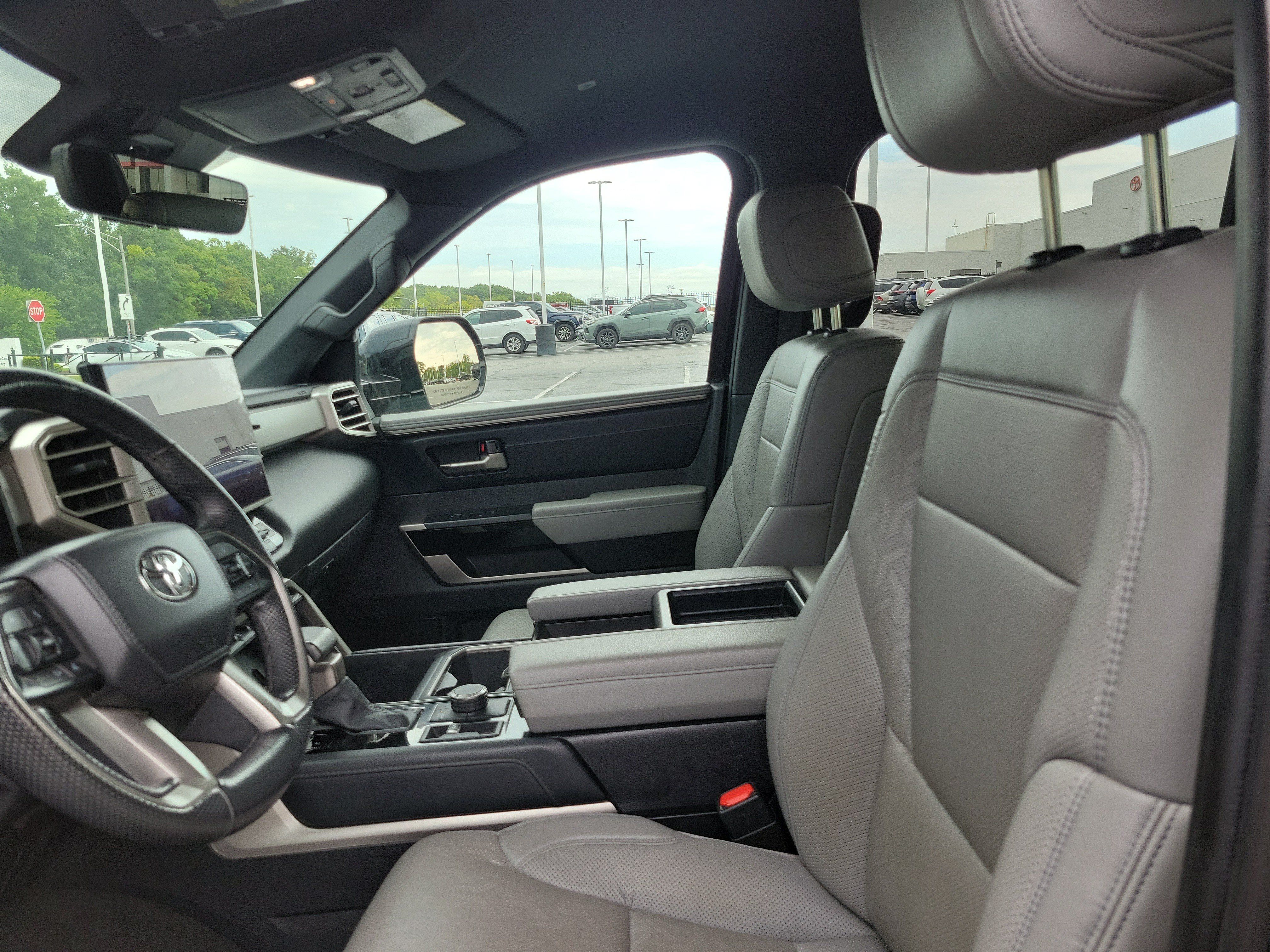 Used 2025 Toyota Tundra Limited AWD/4WD image 20