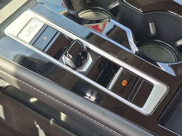 Used 2025 Volkswagen Atlas SE FWD image 19