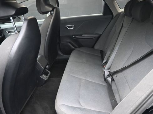 Used 2025 Kia K4 LX image 12