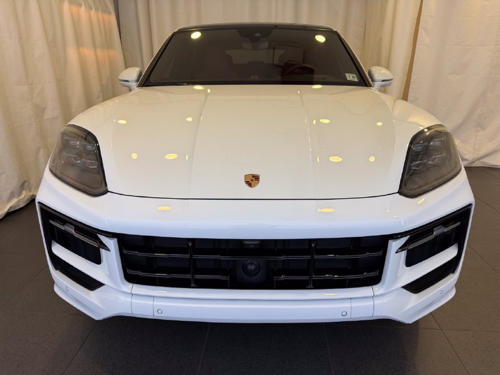 Used 2025 Porsche Cayenne GTS AWD/4WD image 6