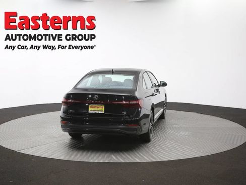 Used 2025 Volkswagen Jetta SE FWD image 39