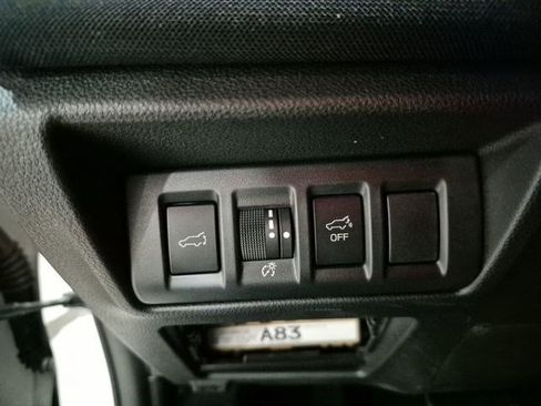 Used 2025 Subaru Outback Premium AWD/4WD image 19