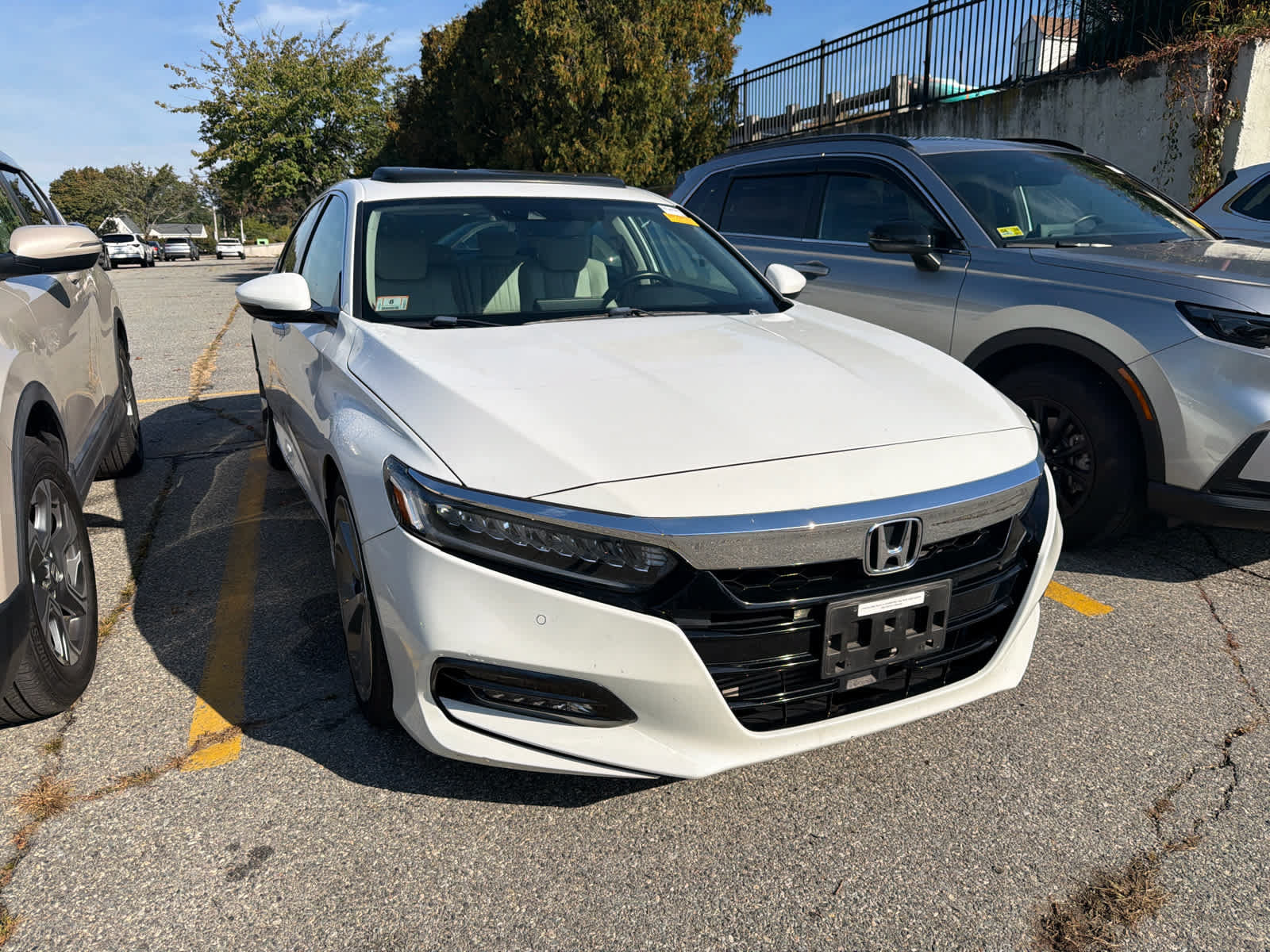 Used 2018 Honda Accord Touring image 3