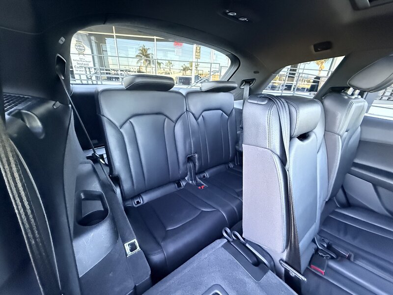 Used 2019 Audi Q7 2.0T Premium AWD/4WD image 31