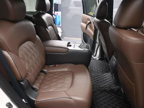 Used 2024 Nissan Armada Platinum w/ Captain's Chairs Package RWD image 21